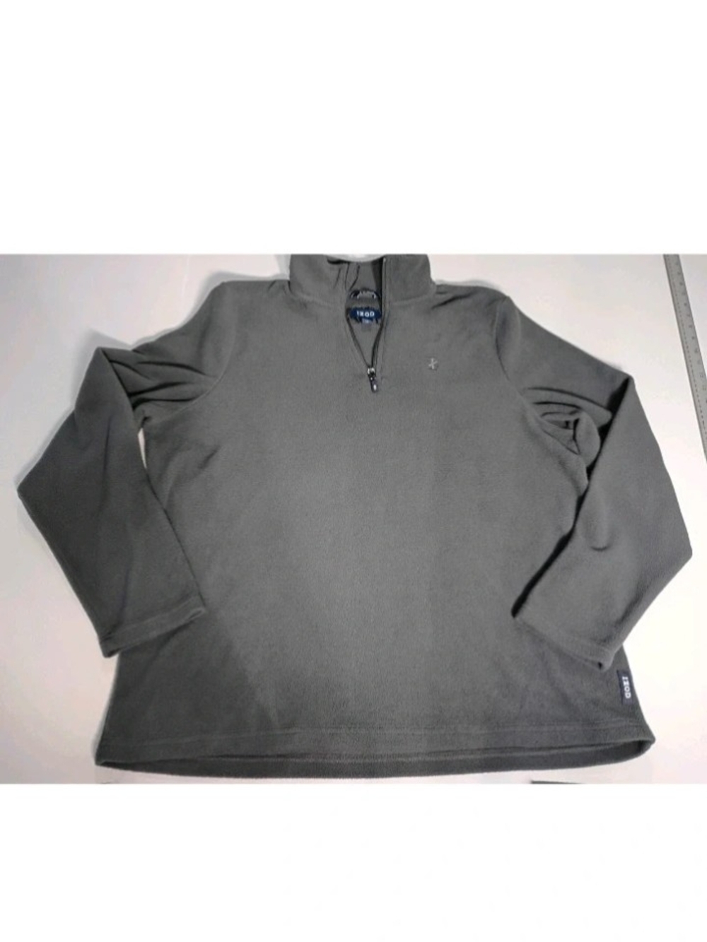 Izod Men's Grey Quarter-Zip Pullover Sweater